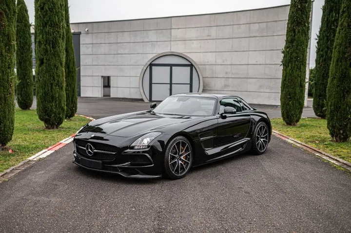 Mercedes-Benz SLS AMG