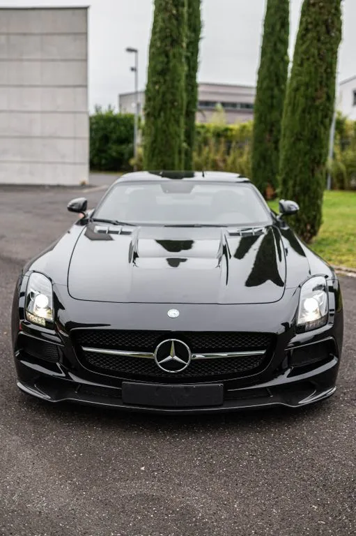 Mercedes-Benz SLS AMG
