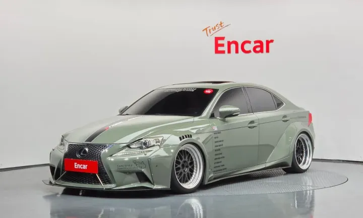 Lexus IS