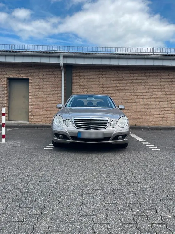 Mercedes-Benz E 280