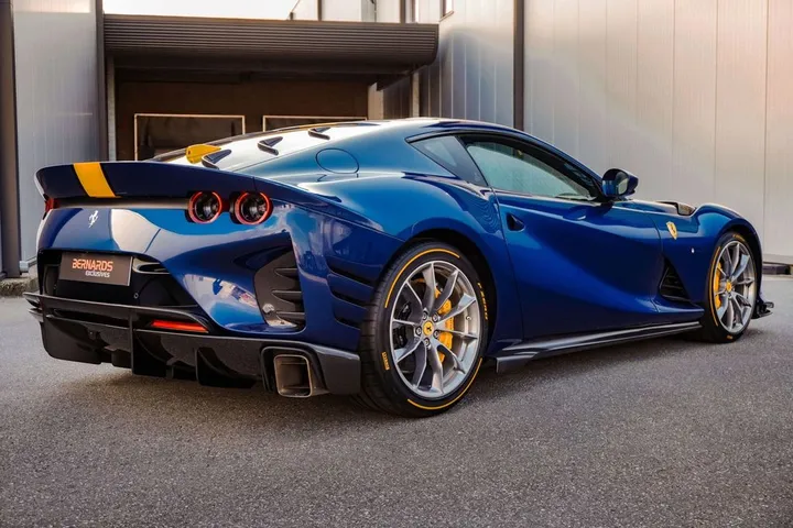Ferrari 812