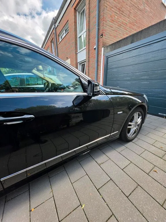 Mercedes-Benz E 200