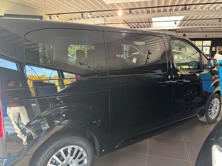 Peugeot Traveller
