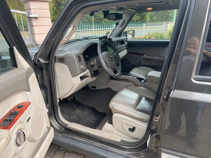 Jeep Commander