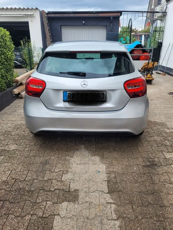 Mercedes-Benz A 180