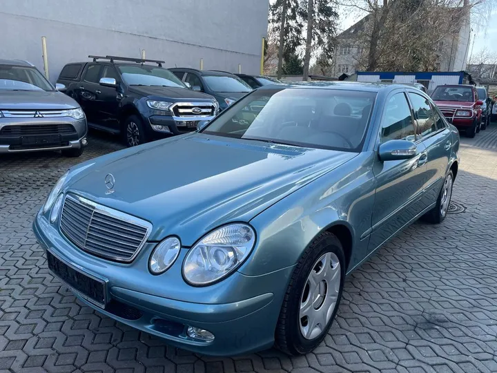 Mercedes-Benz E 220