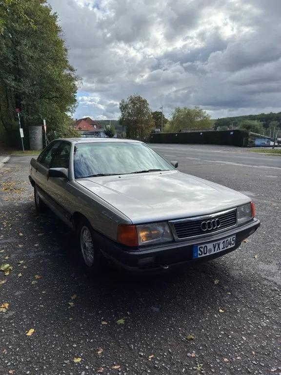 Audi 100