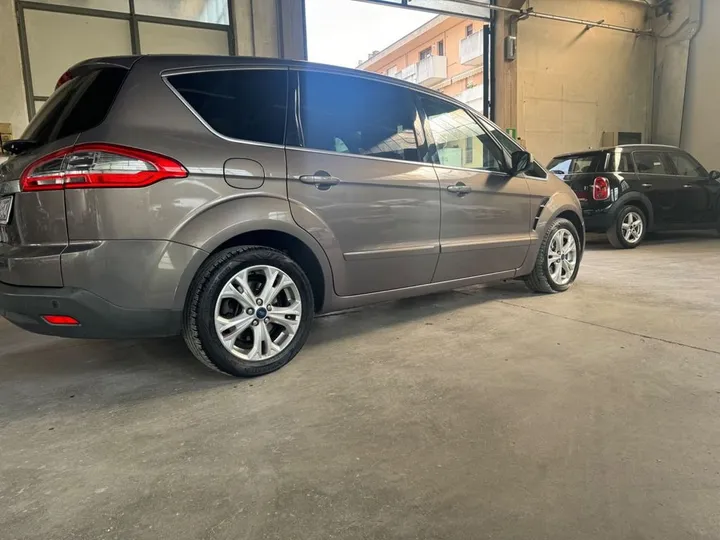 Ford S-Max