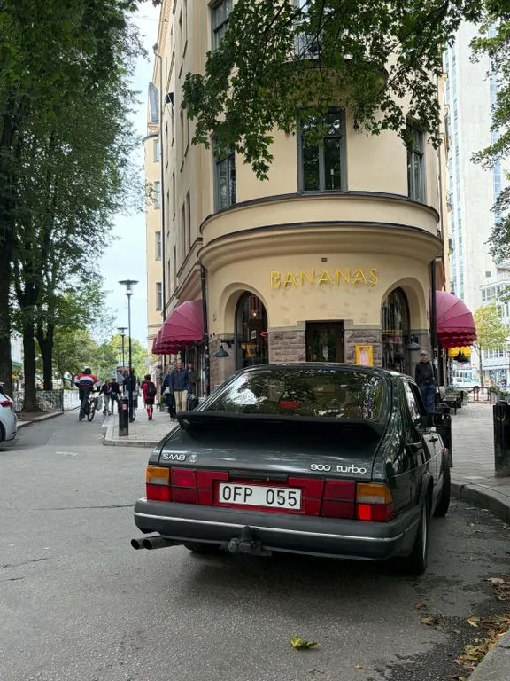 Saab 900
