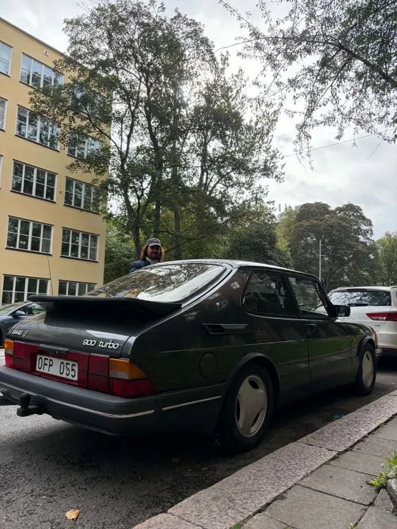 Saab 900