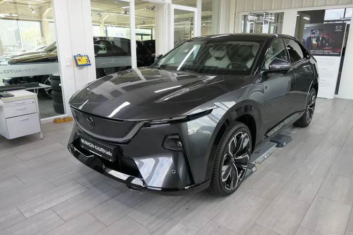 Mazda CX-6e