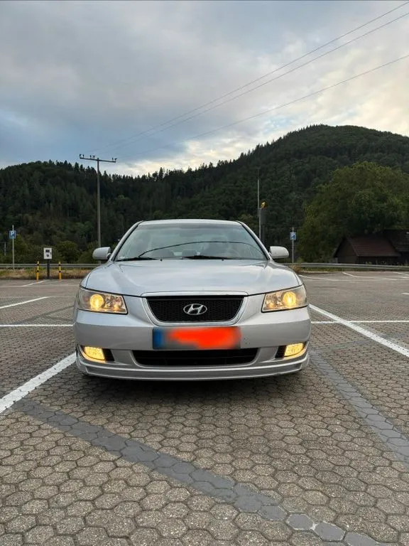 Hyundai SONATA