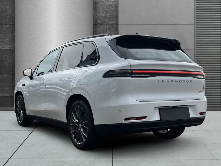 Leapmotor C10