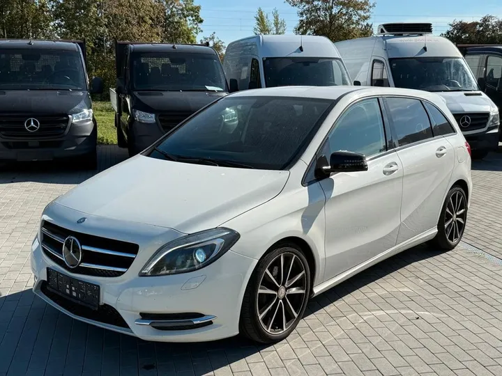 Mercedes-Benz B 200