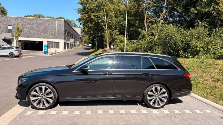 Mercedes-Benz E 220
