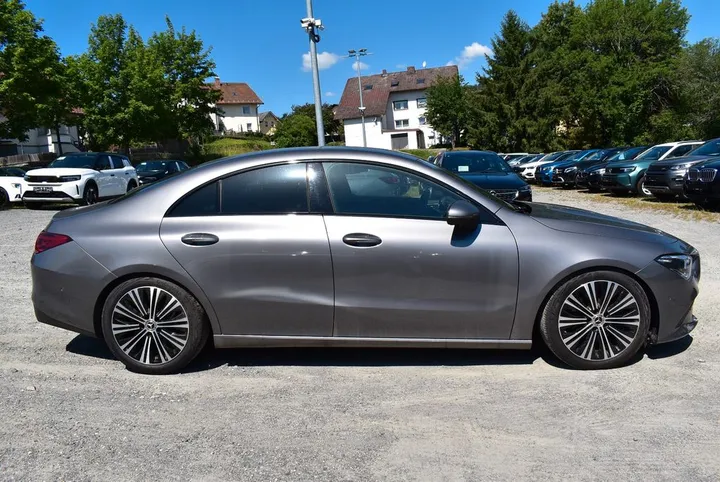 Mercedes-Benz CLA 200
