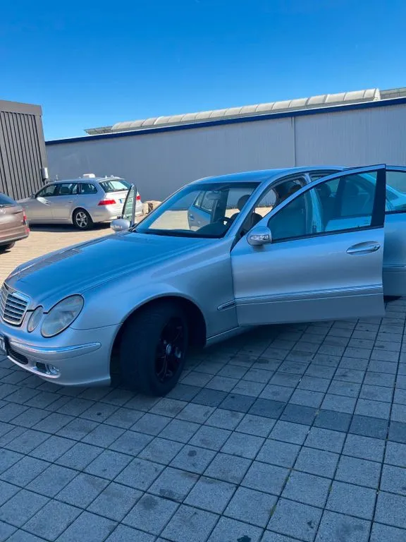 Mercedes-Benz E 270