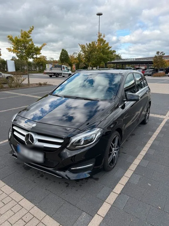 Mercedes-Benz B 220