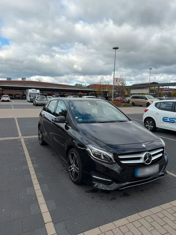 Mercedes-Benz B 220