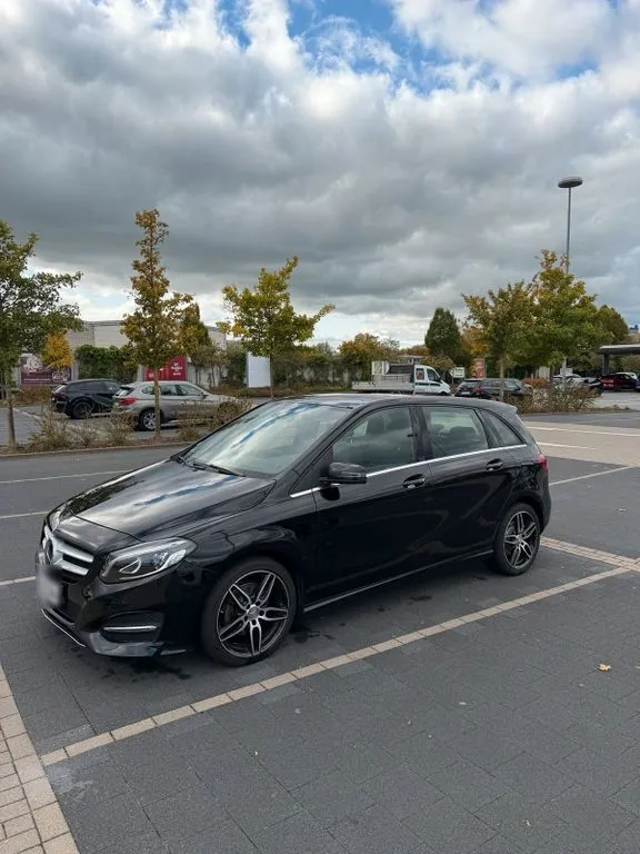 Mercedes-Benz B 220