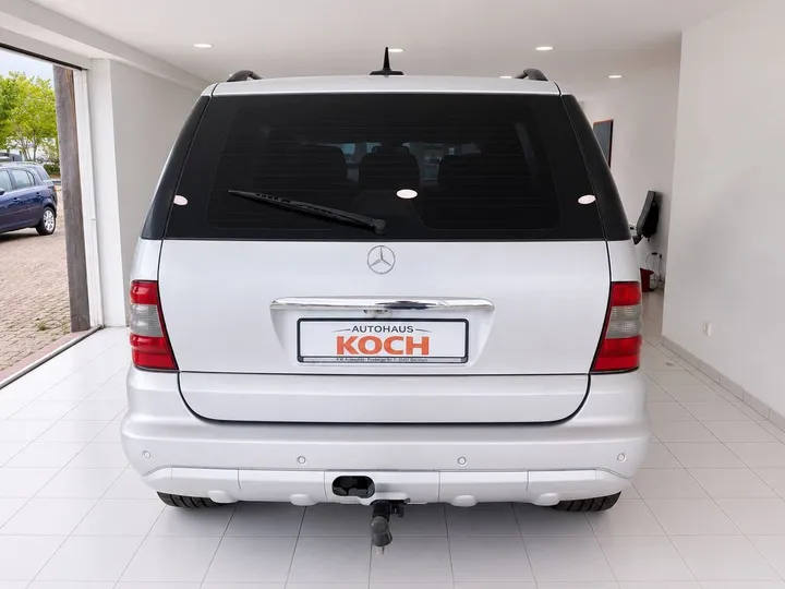 Mercedes-Benz ML 400
