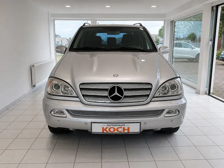 Mercedes-Benz ML 400