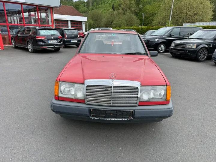 Mercedes-Benz 200