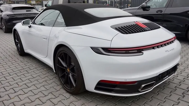Porsche 992
