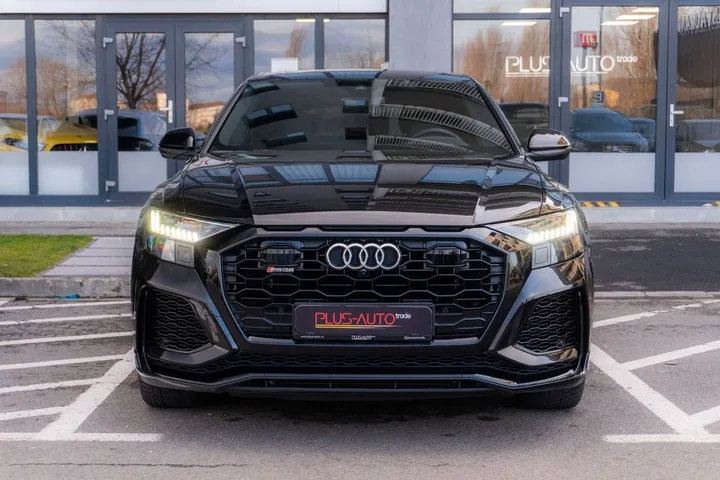 Audi RSQ8