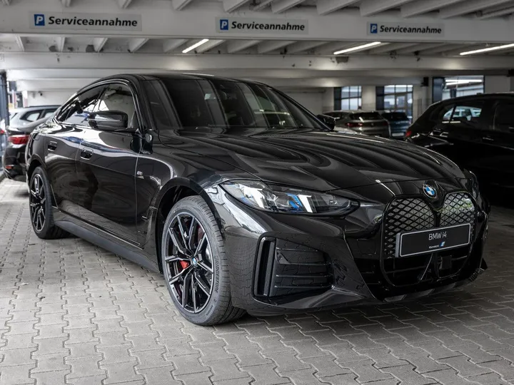 BMW i4