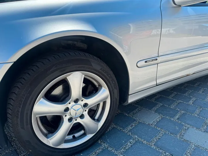 Mercedes-Benz C 220