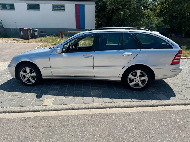 Mercedes-Benz C 220