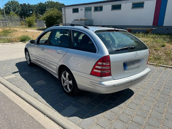 Mercedes-Benz C 220