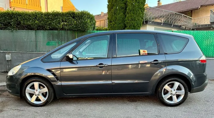 Ford S-Max