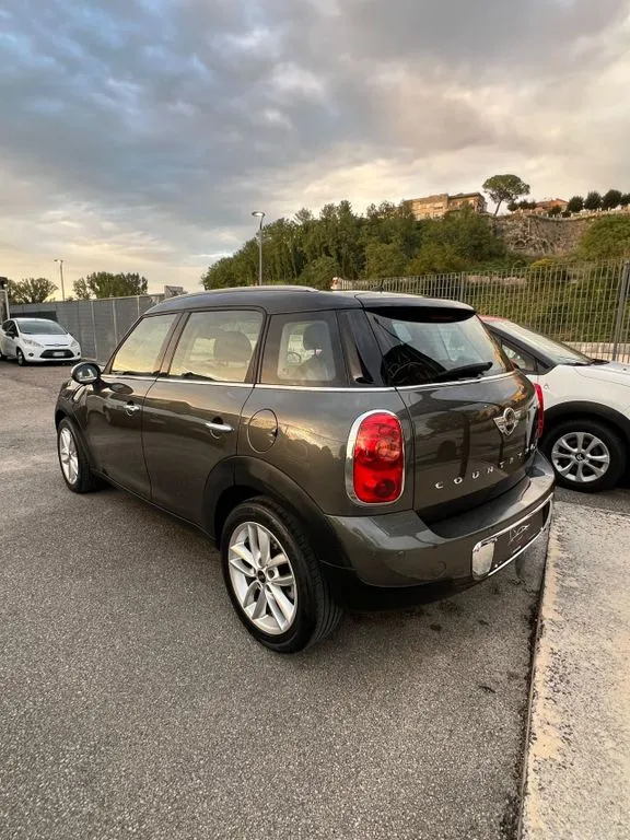 MINI Countryman D (Cooper)