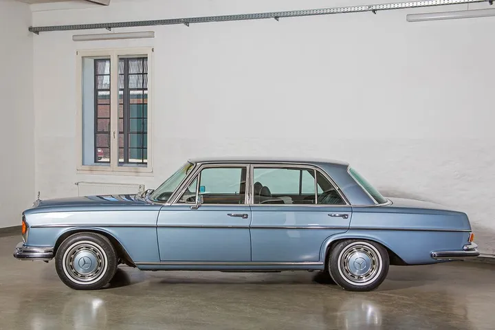 Mercedes-Benz 300