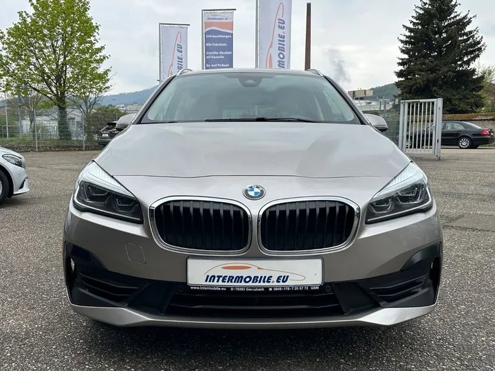 BMW 216