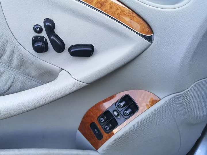 Mercedes-Benz CLK 320