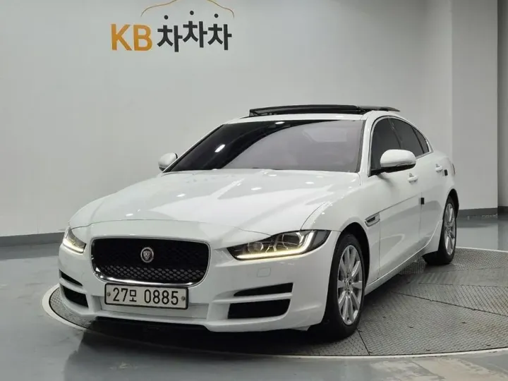 Jaguar XE