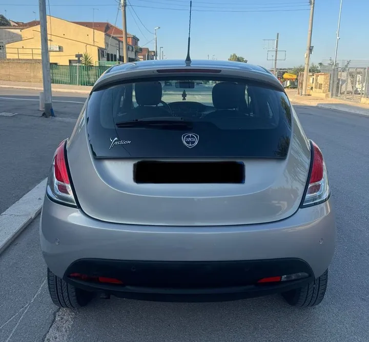 Lancia Ypsilon