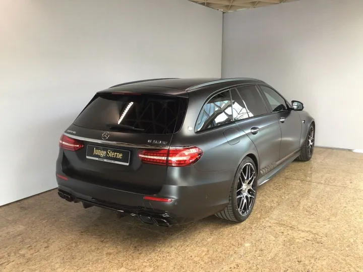 Mercedes-Benz E 63 AMG