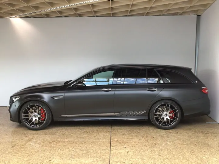 Mercedes-Benz E 63 AMG