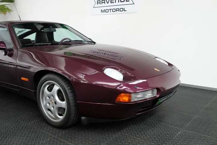 Porsche 928