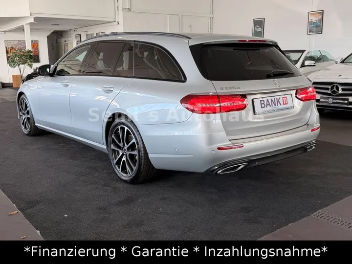 Mercedes-Benz E 220