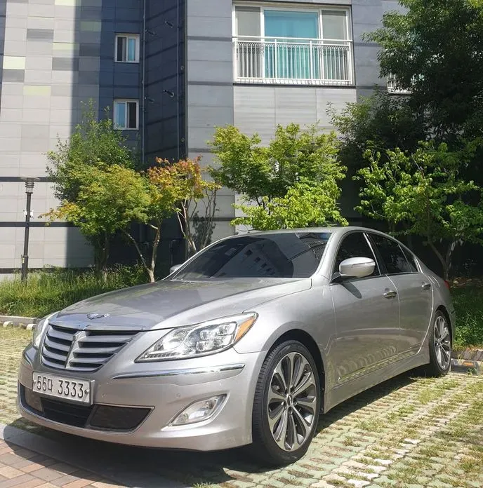 Hyundai Genesis