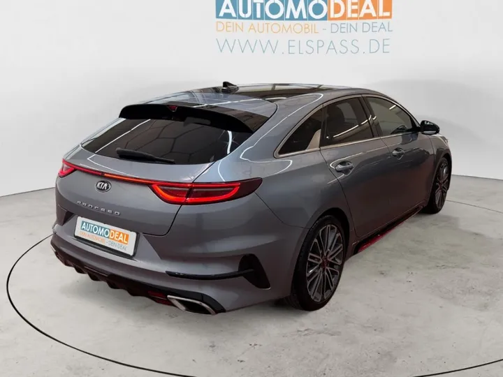 Kia pro cee'd / ProCeed