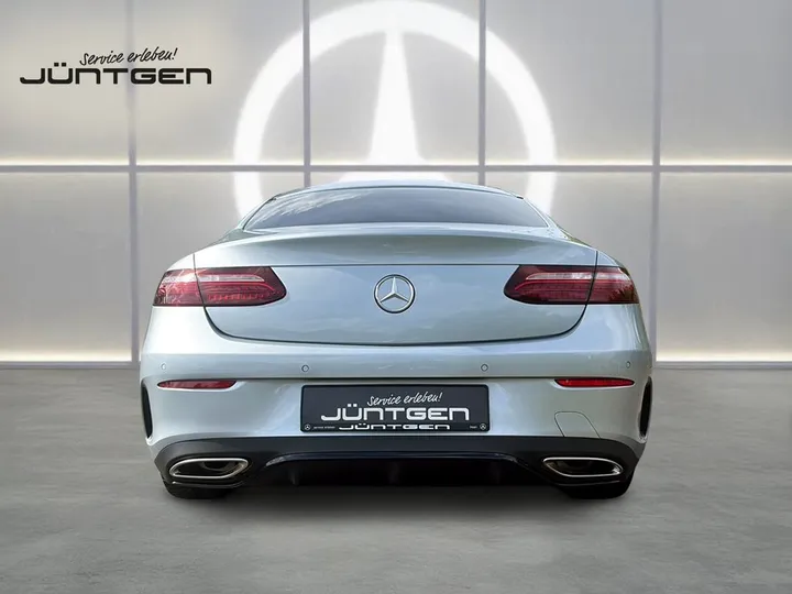 Mercedes-Benz E 200