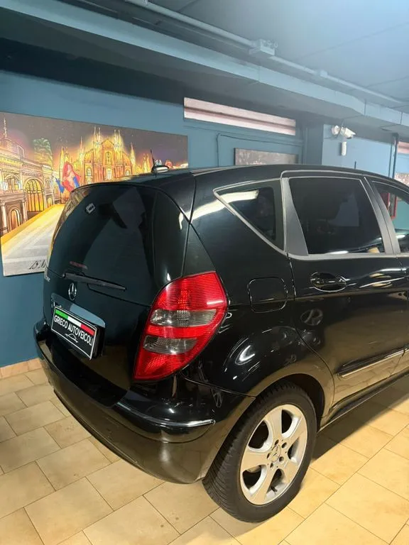 Mercedes-Benz A 200
