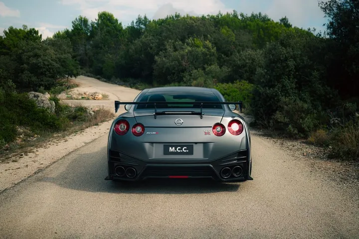 Nissan GT-R