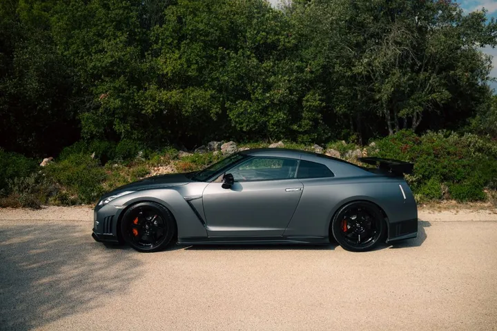 Nissan GT-R